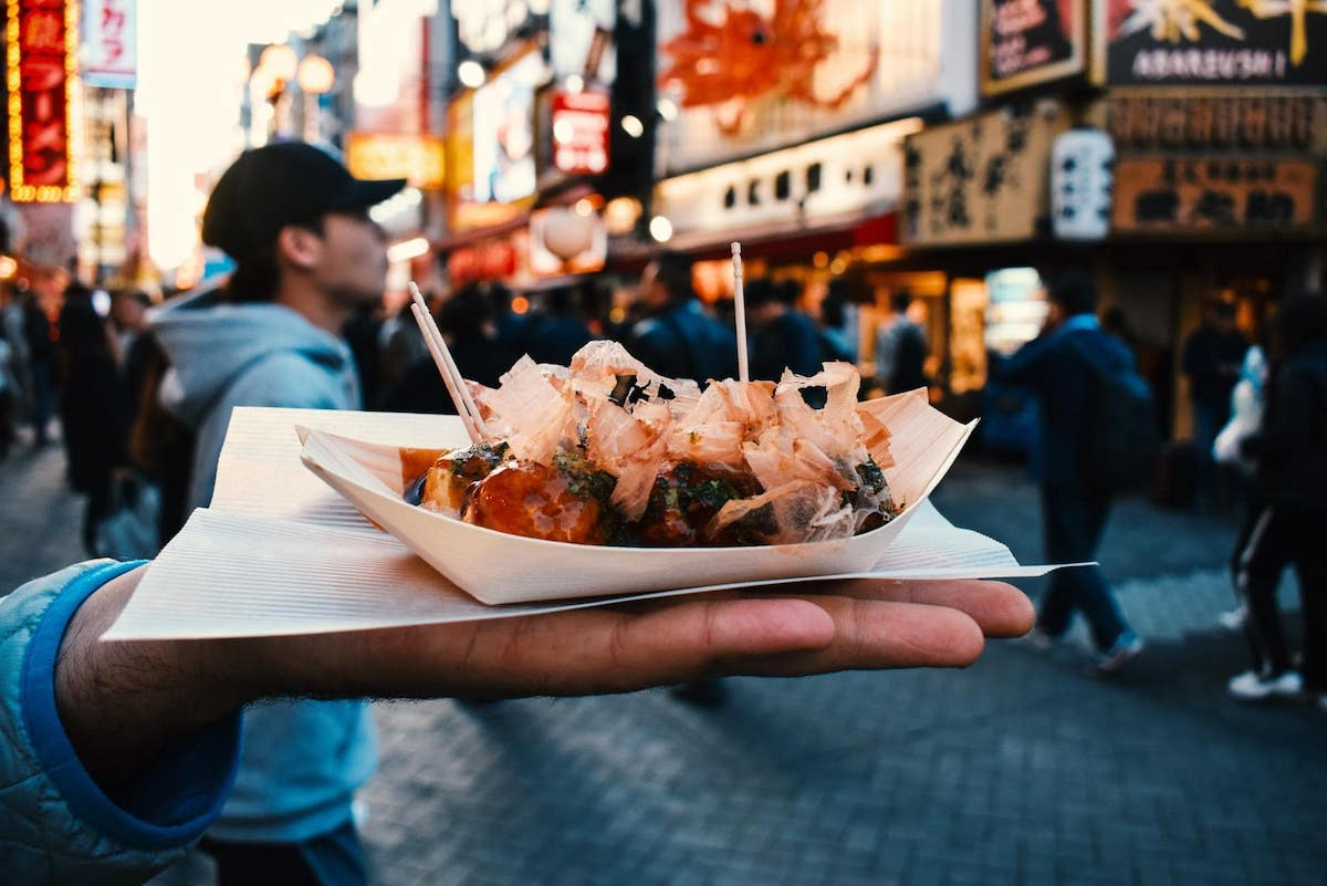 A Guide to Safe and Delicious Street Food While Traveling
